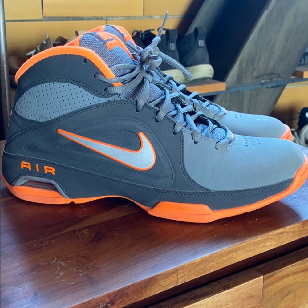Nike “Air Visi Pro 3” Basketball Trainers